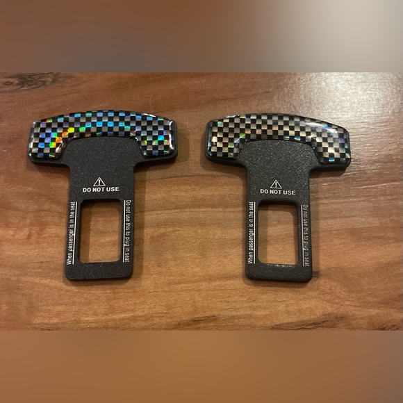 2 Pack Seat Belt Clips Universal Accessories for Driving - Picture 3 of 3